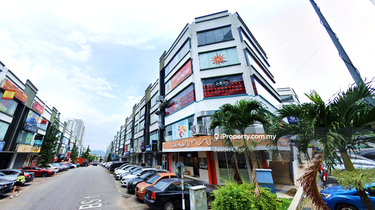 Exclusive Corner & Intermediate Shop with lift For Sale 1