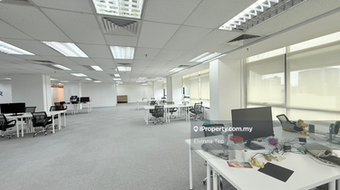 Renovated High-Floor Office for Rent : Move-In Ready 1