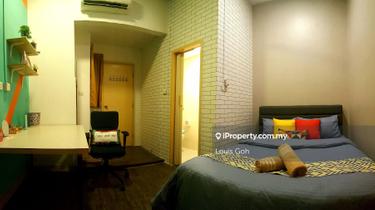 Queen bedroom with Private Attached Bathroom @ Nautica Lake Suites 1