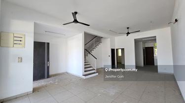 Facing playground near to Jit Sin Private 1