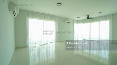 Partial Furnished Corner Unit With Private Lift @ The Peak Vista 1