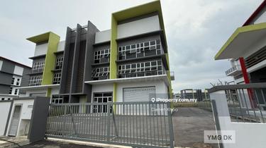 Brand New 3 Storey Semi d factory , taman putra perdana puchong  1