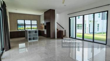 East ledang 2 storey bunglow unblock view, good condition  1