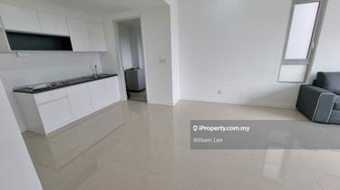 Emerald hills @ cheras for sell 2r 2b below market first come first ya 1