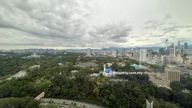 High Floor Facing KLCC and Lake Garden 1