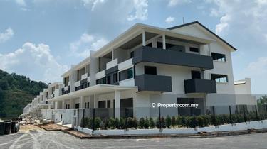 Newly Completed 3 storey superlink @ Selayang 1
