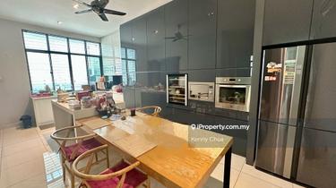 Well Renovated 3-Story Zero Lot Bungalow 1