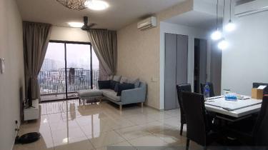 Limited 4 rooms unit for rent, walking distance to LRT  1