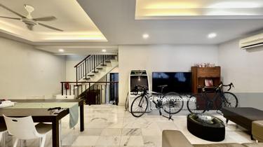 Corner lot with 3560 sqft land . Renovated and well kept house! 1