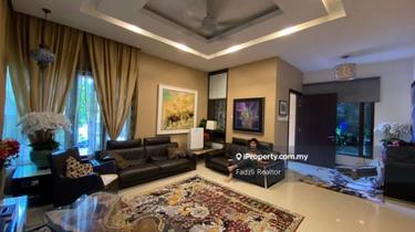 Great steal spacious semi-detached 1