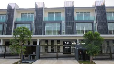Below Bank Value 25% Bangi avenue 3sty terrace house for Sale 1