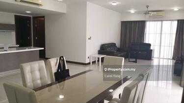 Just Listed! Meticulous Maintain Unit Available For Rent! 1