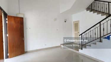 Fully Renovated 2.5 Storey Semi-D @ The Peak, Taman Bukit Prima 1