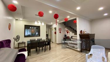 Great layout with ample carpark 1