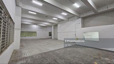 3 Storey Bungalow Factory for rent with 3 ton Cargo lift 1