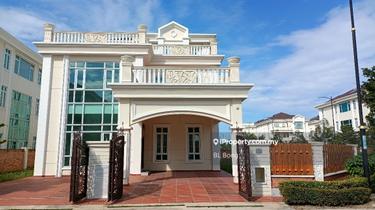 Straits Courtyard Corner Lot  Bungalow For Sale  1