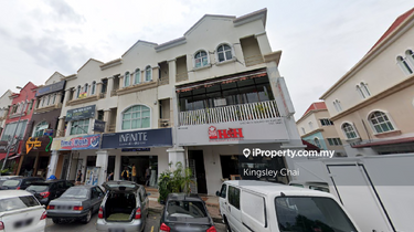 Rare unit face main road for sales 1