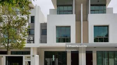 Guarded 3 Storey Terrace Lake Point Residence  1