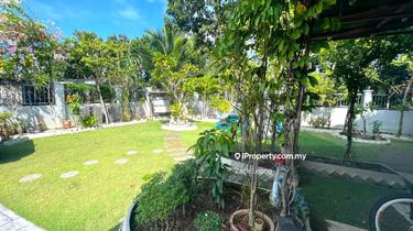 2.5 sty Corner Huge Land with 24hr security Nusaputra Puchong 1