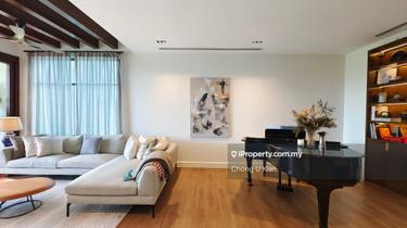 A One-of-a-Kind Renovated Corner Townhouse 1