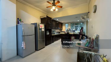 Freehold extended move in condition walking to morning market  1