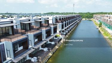 Senibong Cove @ Isola Coast, 3 Storey Link House with Canal view 1