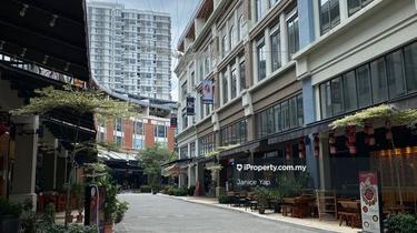 Plaza Arkadia Ground Floor Shop for Sales 1