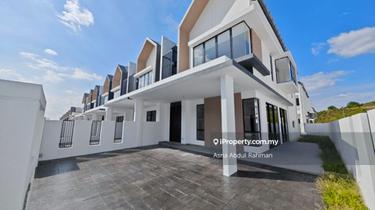 New Freejold End Lot Unit at Serenia Aiora, Bandar Serenia, Sepang 1