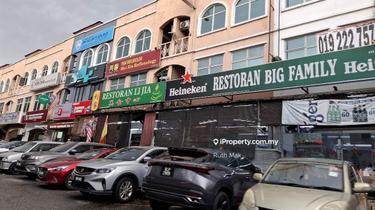 Facing main road shop for rent at busy area  1