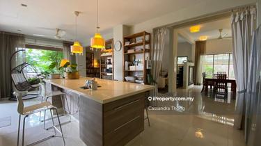 Exquisite 6-Bedroom Bungalow in the Prestigious Sierramas West 1