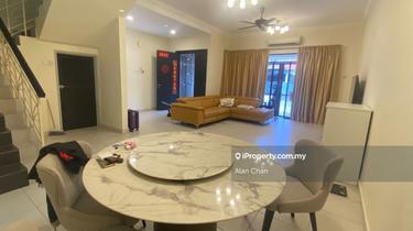 Puchong Bandar Puteri 11 - 2.5 Storey House Kitchen Fully Extended 1