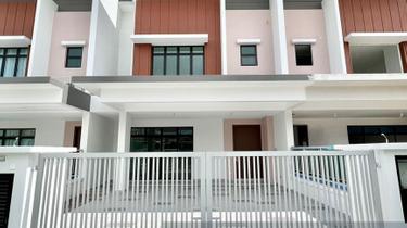 Two Storey Super Link House  1