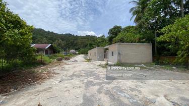 Teluk Kumbar empty land For Rent Facing Mainroad Good Exposure 1