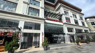 Limited corner lot, main road frontage 1