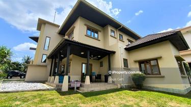 Cozy Warm Golf Course View Bungalow 1