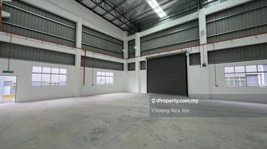 Specialist in xme nilai, many keys on hand 1