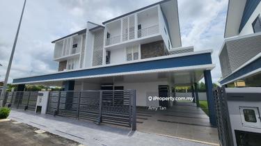 3 Storey Semi Detached House with Lift in Northbank Kuching 1