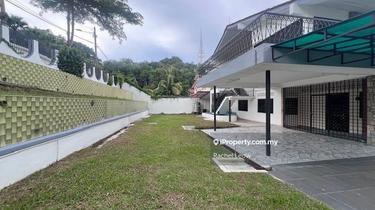 Freehold majestic corner semi-d with large land  1