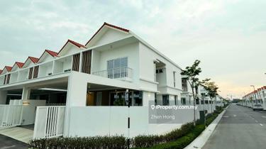 Viluxe Batu Kawan. Corner unit with Garden. Fully Renovate & Furnished 1