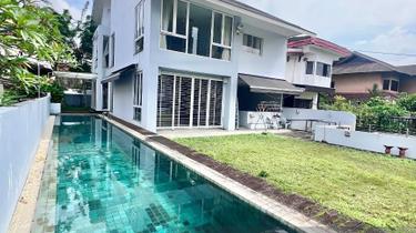 Renovated Semi Detached With Pool 1