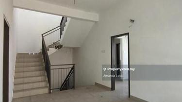 3 storey semi D at Taman Regensi Rawang for sales  1