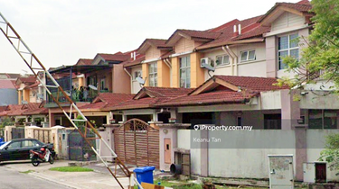 Limited Corner House, Gated & Guarded Area. 3km to Help University 1