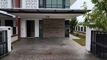Nicest Renovated, End Lot @ Elmina Valley 4 For Sale (Negotiable) 1