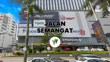 High traffic area ! Surrounded by malls, banks, F&B etc ! Prime area ! 1