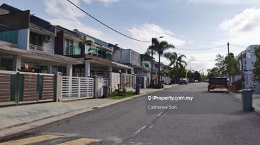 (FREEHOLD) 2.5 Storey Terrace House, Ayer Keroh 1