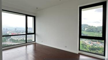 Spacious 2 Bedrooms Green View For Sale 1