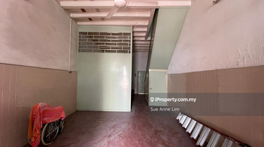 Two houses near Komtar for sale 1