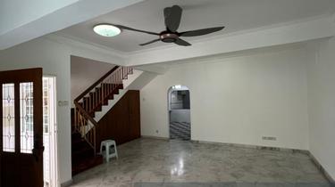 Extended unit with ample parking 1