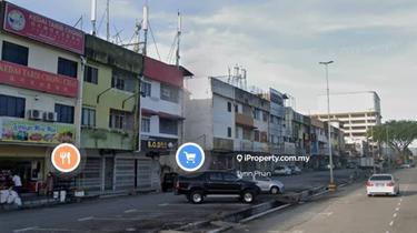 Taman Sentosa 3 storey Shoplot facing main road crowded area  1