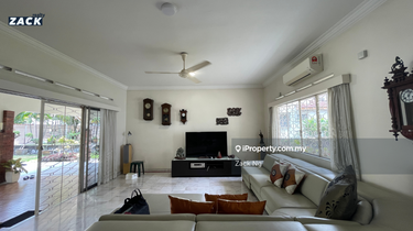 Two-storey bungalow for sale at ss2 1